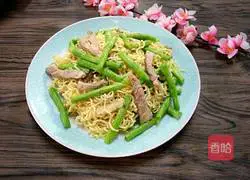 Illustration of how to make fried beans and shredded pork noodles 8