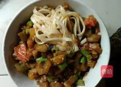 Illustration of how to make eggplant and beans cold noodles 3