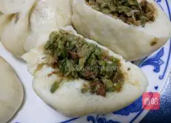 Illustration of how to make Sophora buns 16