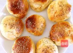 Illustration of how to make milk-flavored grilled steamed buns 5