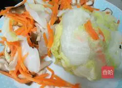 Illustration of how to make cabbage, mushroom and meat buns 5