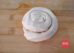 Illustration of how to make dead dough cake 7