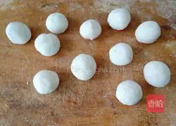 Illustration of how to make glutinous rice balls with peanut and mung bean paste 15