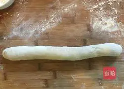 Illustration of how to make cabbage oil shuttle stuffed buns 10