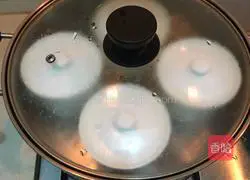 Illustration of how to make egg patty soup 8