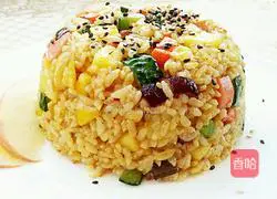 Illustration of how to make curry apple fried rice 12