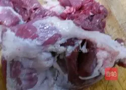 Illustration of how to make mutton buns 3