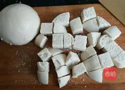 Illustration of how to make fried steamed buns with salt and pepper 1