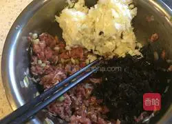 Illustration of how to make tofu skin buns 6