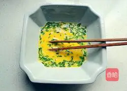 Illustration of how to make pan-fried potato and egg pancakes 4