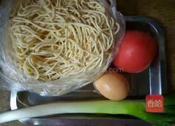 Illustration of how to make tomato and egg fried noodles 1