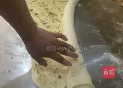 Illustration of how to make green onion cake 7