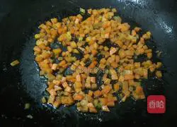 Illustration of how to make barbecued pork fried rice 4