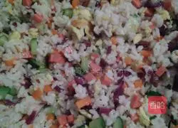Illustration of how to make colorful home-style fried rice 8