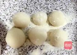 Illustration of how to make steamed buns with noodles 10