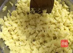 Illustration of how to make leek and egg dumplings 2