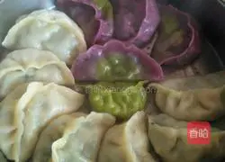 Illustration of how to make colorful vegetable juice dumplings 8