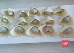 Illustration of how to make shepherd's purse and pork wontons 11