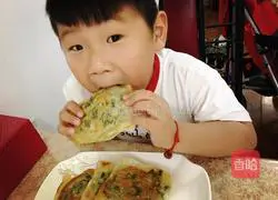 Illustration of making dumpling skin version of chive box 10