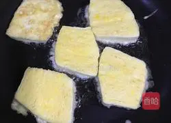 Illustration of how to make pan-fried steamed bun slices 4