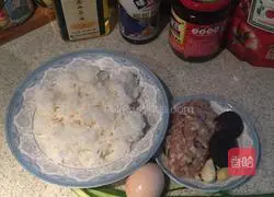 Illustration of how to make fried rice with minced meat and eggs 1
