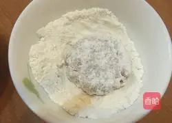 Illustration of how to make beef and egg pancakes 6