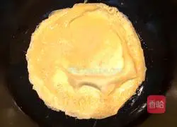 Illustration of how to make egg pancakes 4