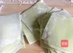 Illustration of how to make wonton wrapper 6