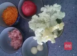 Illustration of how to make lean meat, shrimp, tomato and noodle sauce 3