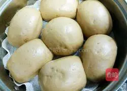 Illustration of how to cut small steamed buns with brown sugar knife 12