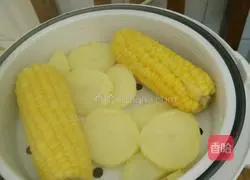 Illustration of how to make potato cakes 1