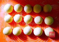 Illustration of how to make milk-flavored steamed buns 7