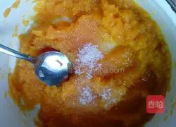 Illustration of how to make pumpkin cake 3