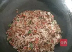 Illustration of how to make ham fried rice 10