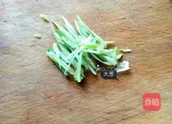 Illustration of how to make four-color fried noodles 1