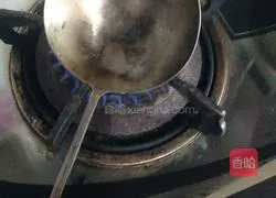 Illustration of how to make homemade egg dumplings 3