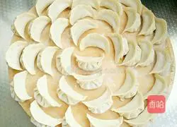 Illustration of how to make celery meat dumplings 5