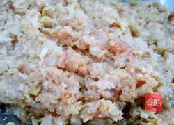 Illustration of how to make pickled cabbage dumplings 8