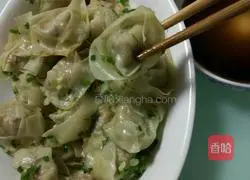 Illustration of how to make pan-fried shrimp and minced meat wontons 11