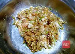 Illustration of how to make rainbow wontons 5