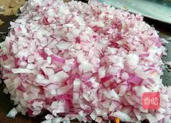 Illustration of how to make mutton dumpling stuffing 6