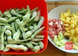 Illustration of how to make braised beans and rice 1