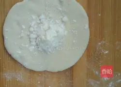 Illustration of how to make homemade steamed buns and flower rolls at home 8