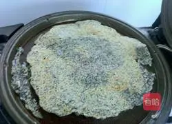 Illustration of making black bean dregs and multigrain cakes 12