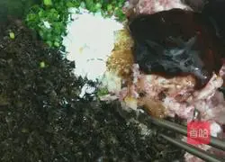 Illustration of how to make fungus and pork buns 9