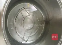 Winter mushrooms Illustration of how to make steamed meat pie 5