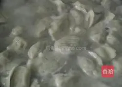 Illustration of how to make dumplings stuffed with celery stuffing 9