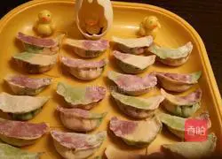 Illustration of how to make colorful dumplings 17