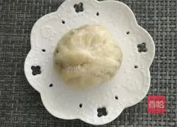 Illustration of how to make steamed buns with dried green beans 13