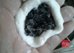 Illustration of how to make sweet-scented osmanthus, black sesame and lard dumplings 6